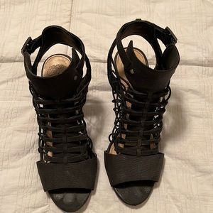 Vince Camuto Black Sandals Size 7.